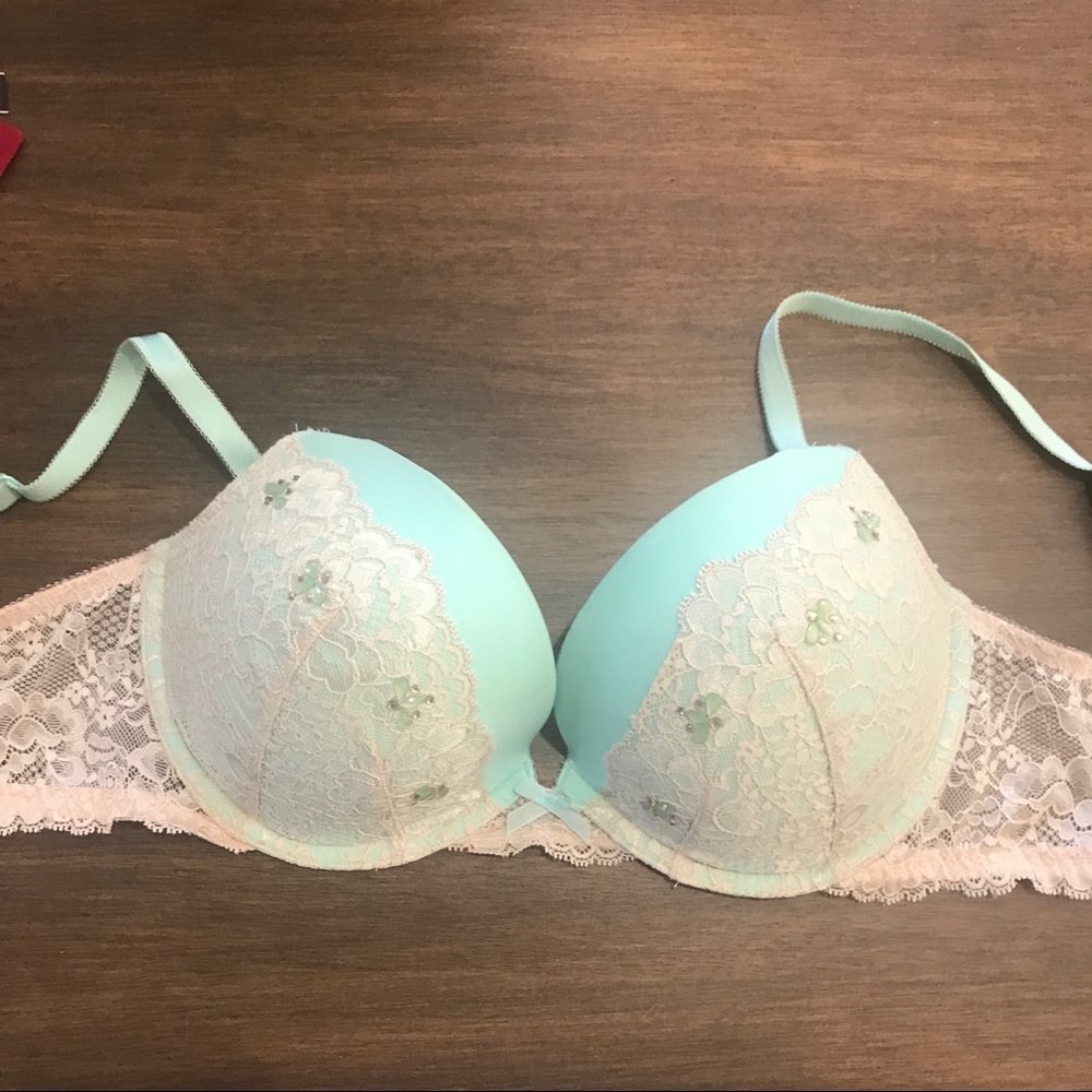 Victoria’s Secret “I do” Line Push up Bra